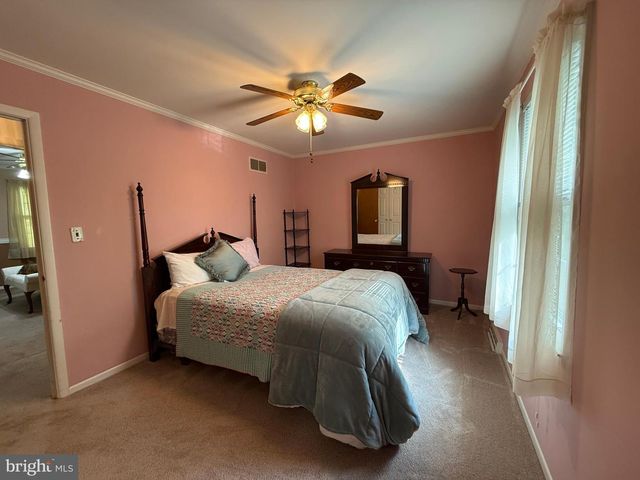 97 IROQUOIS CT, Newark, DE 19702