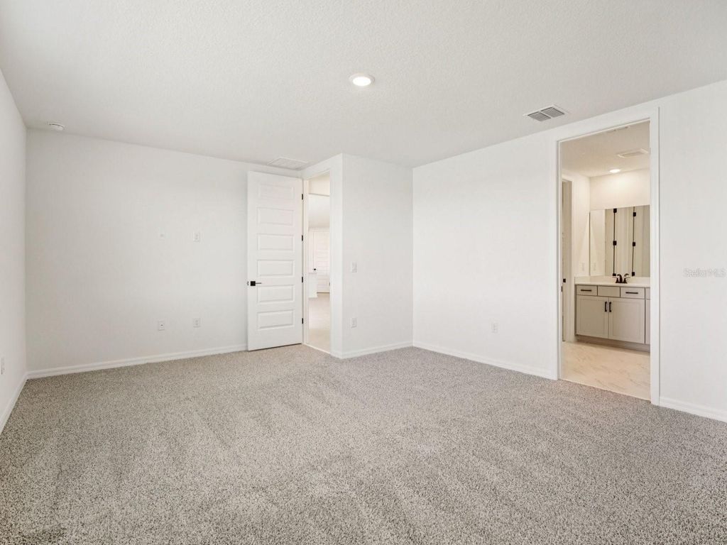 Image 11 of property listing at 14030 KELLY PARK COURT, Parrish, FL 34219