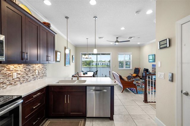 3226 NAUTICAL PLACE S, St Petersburg, FL 33712