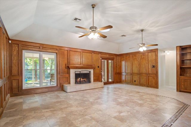 2422 Smith Bluff RD, Salado, TX 76571