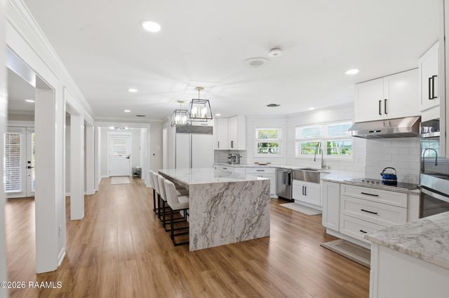 400 Acorn Drive, Lafayette, LA 70507