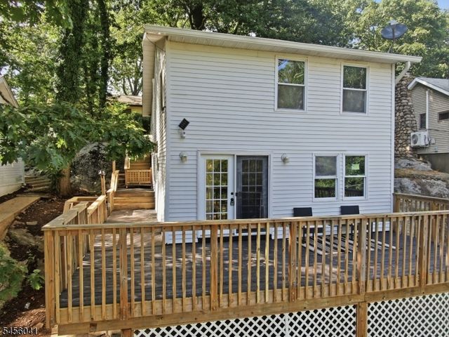 14 Cabin Spring Trl, Byram Twp., NJ 07821
