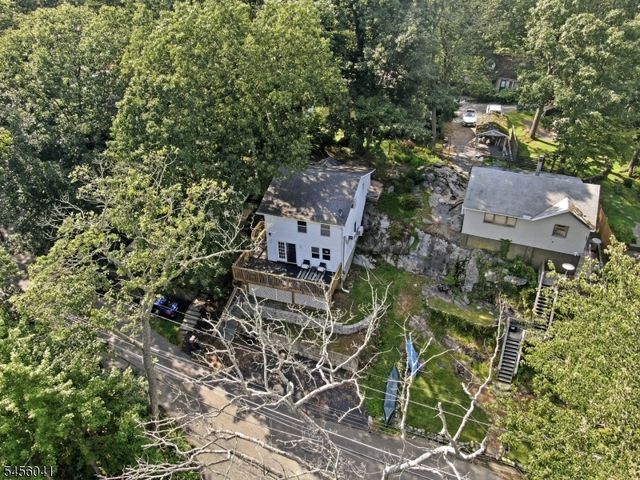 14 Cabin Spring Trl, Byram Twp., NJ 07821