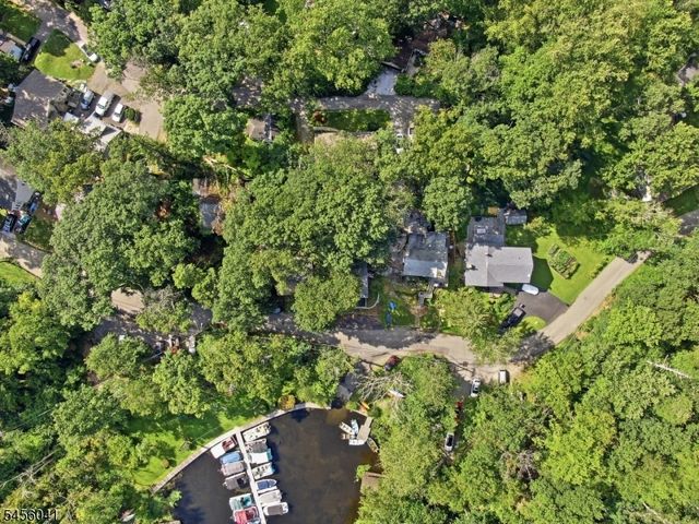 14 Cabin Spring Trl, Byram Twp., NJ 07821