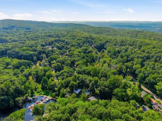 14 Cabin Spring Trl, Byram Twp., NJ 07821