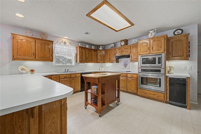 210 Lyndal Lane, Bentonville, AR 72712