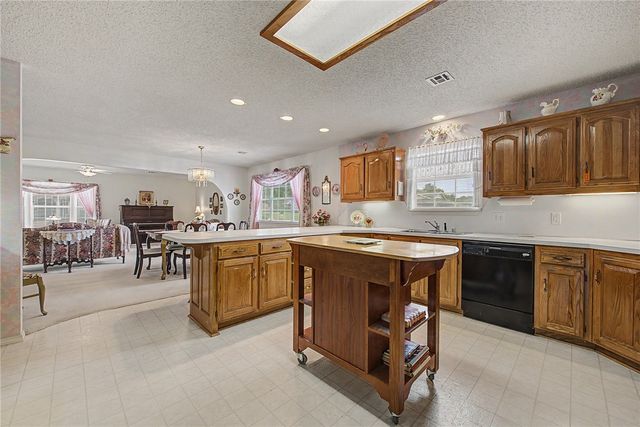 210 Lyndal Lane, Bentonville, AR 72712