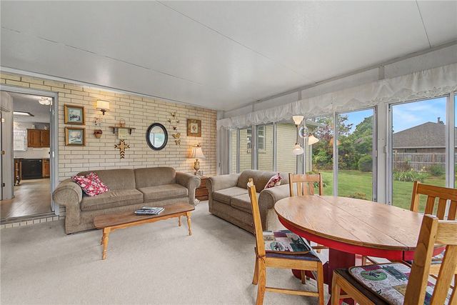 210 Lyndal Lane, Bentonville, AR 72712