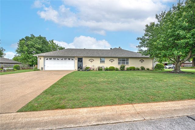 210 Lyndal Lane, Bentonville, AR 72712