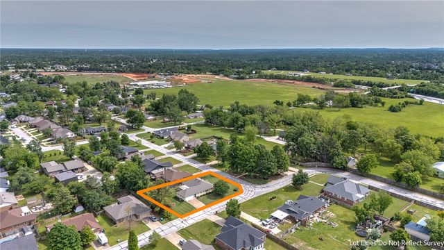 210 Lyndal Lane, Bentonville, AR 72712