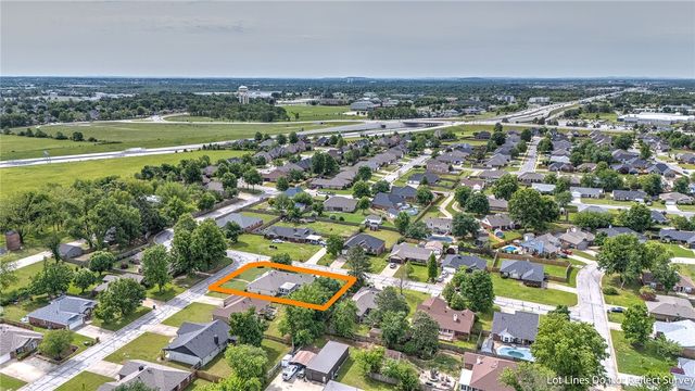 210 Lyndal Lane, Bentonville, AR 72712