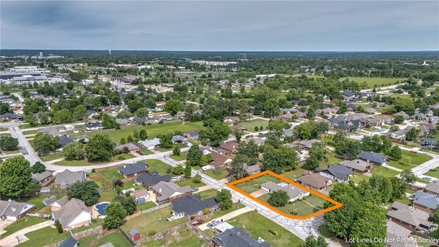 210 Lyndal Lane, Bentonville, AR 72712