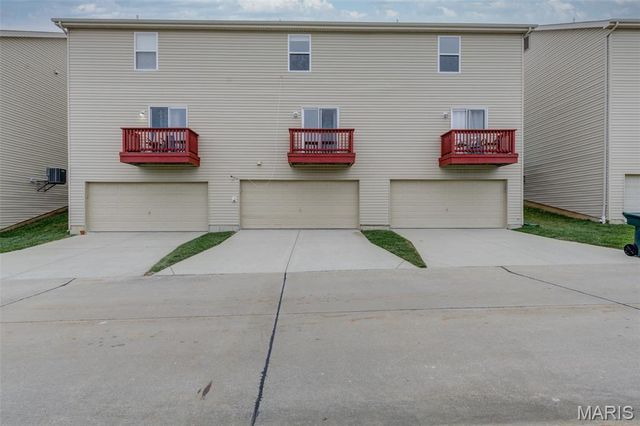 309 Willott Square Drive, St Peters, MO 63376