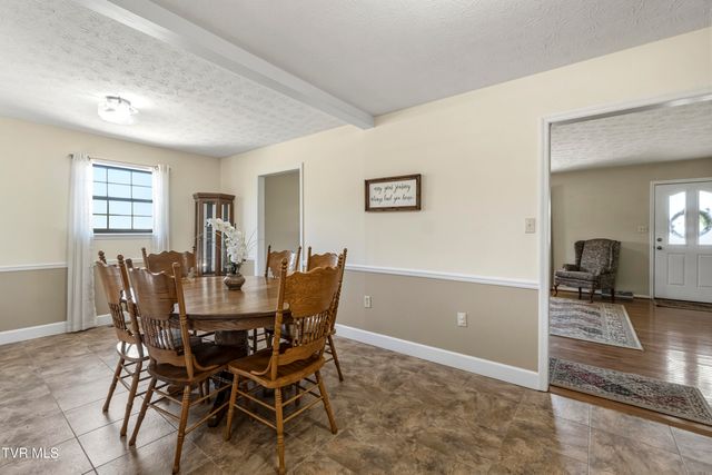275 West Hills Drive, Mosheim, TN 37818