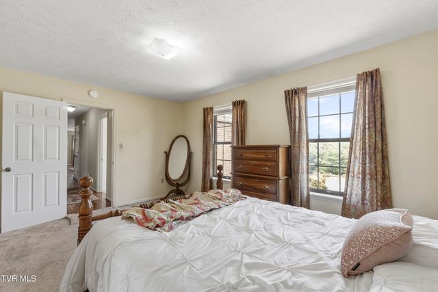 275 West Hills Drive, Mosheim, TN 37818