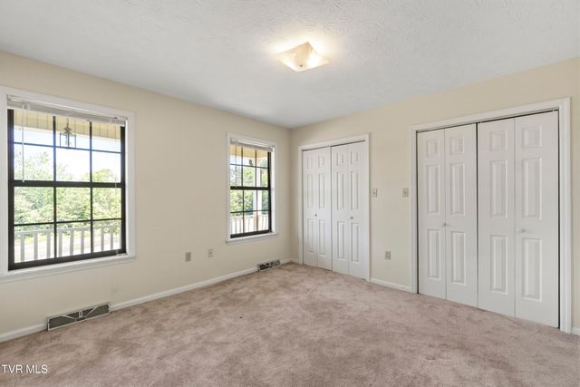 275 West Hills Drive, Mosheim, TN 37818