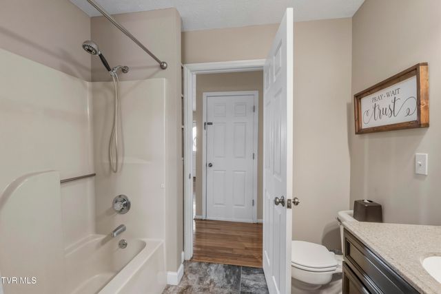 275 West Hills Drive, Mosheim, TN 37818