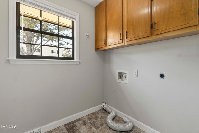 275 West Hills Drive, Mosheim, TN 37818