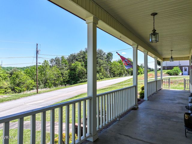 275 West Hills Drive, Mosheim, TN 37818