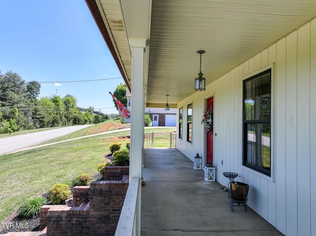 275 West Hills Drive, Mosheim, TN 37818