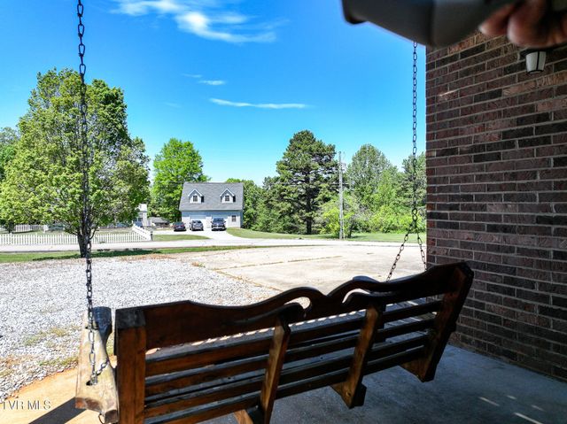 275 West Hills Drive, Mosheim, TN 37818