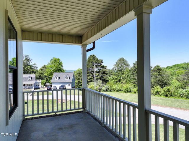 275 West Hills Drive, Mosheim, TN 37818