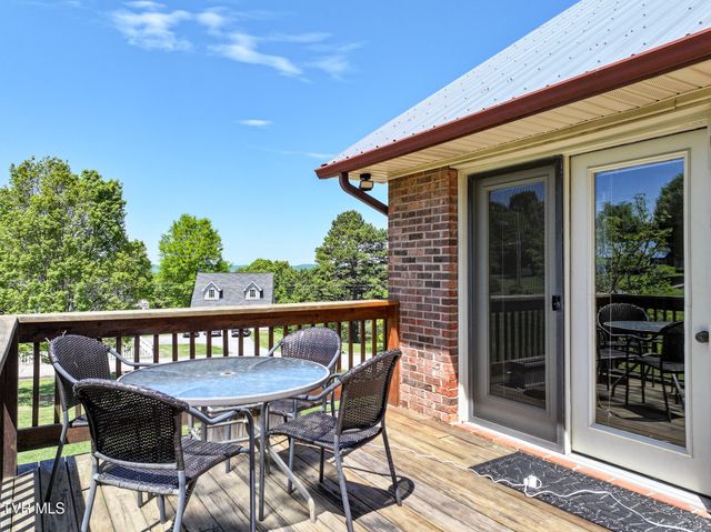 275 West Hills Drive, Mosheim, TN 37818
