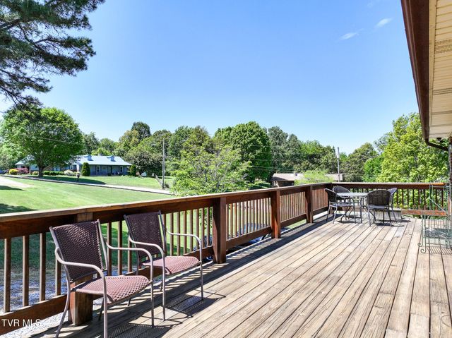 275 West Hills Drive, Mosheim, TN 37818