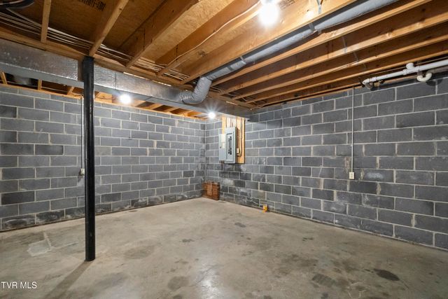 275 West Hills Drive, Mosheim, TN 37818