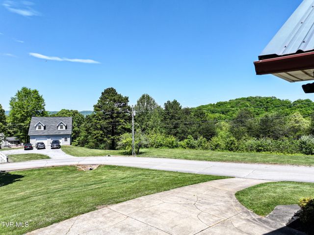 275 West Hills Drive, Mosheim, TN 37818