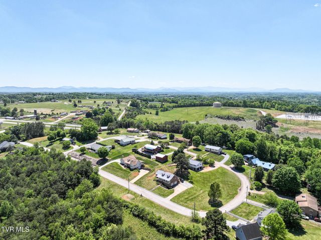 275 West Hills Drive, Mosheim, TN 37818