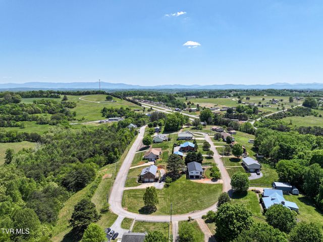 275 West Hills Drive, Mosheim, TN 37818