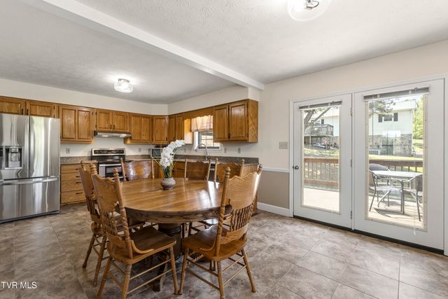 275 West Hills Drive, Mosheim, TN 37818