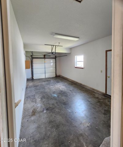 2419 Montana Pl, Joplin, MO 64804