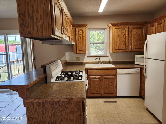 2419 Montana Pl, Joplin, MO 64804