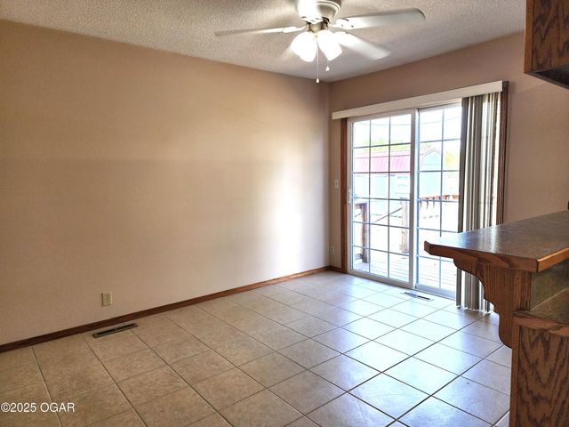 2419 Montana Pl, Joplin, MO 64804