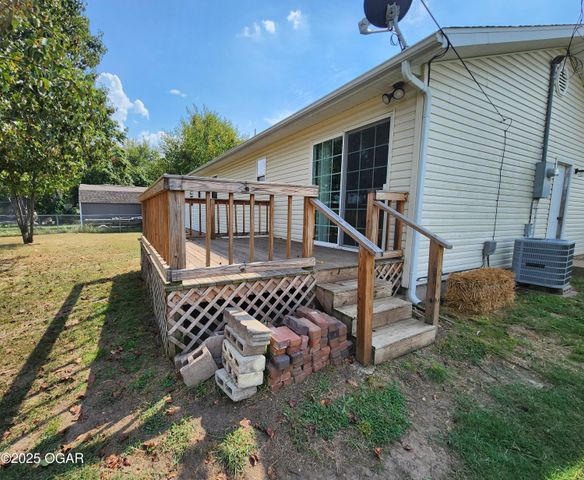 2419 Montana Pl, Joplin, MO 64804