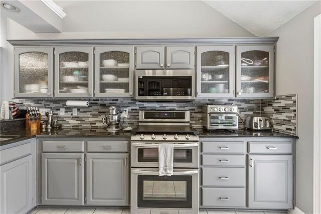 21201 E 51ST TERRACE Court S, Blue Springs, MO 64015