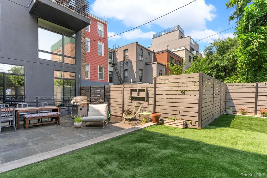 491 Monroe Street 1B, Brooklyn, NY 11221