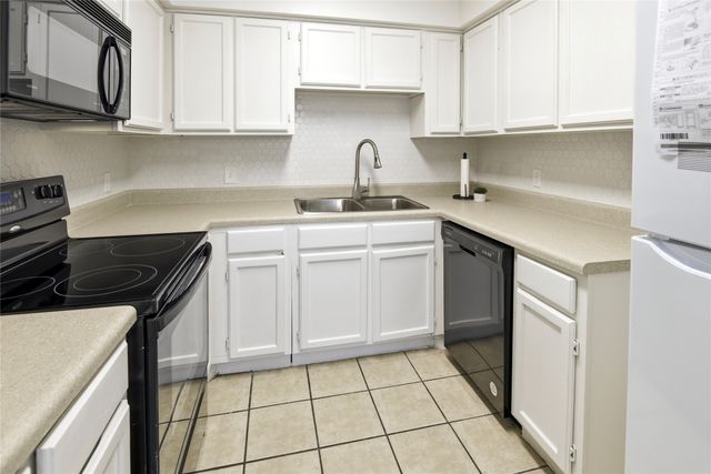 3324 Green Ridge Street, Fort Worth, TX 76133