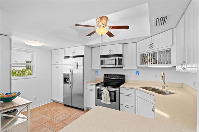 995 9th AVE S # 5, Naples, FL 34102