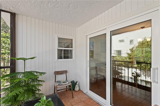 995 9th AVE S # 5, Naples, FL 34102