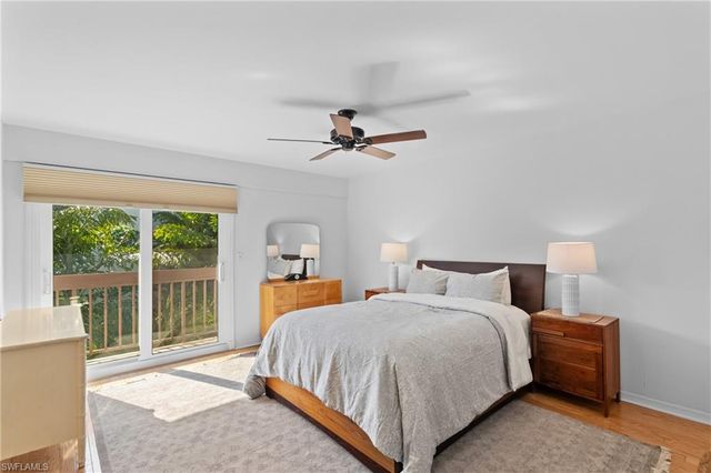 995 9th AVE S # 5, Naples, FL 34102