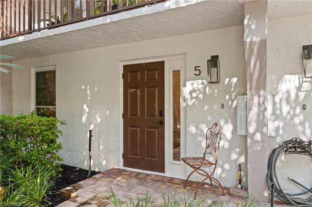 995 9th AVE S # 5, Naples, FL 34102