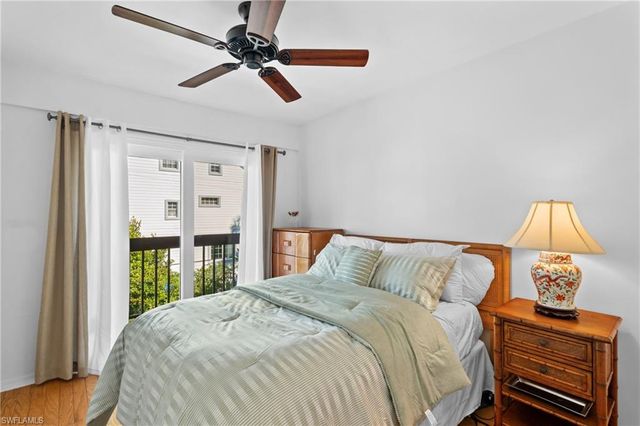 995 9th AVE S # 5, Naples, FL 34102