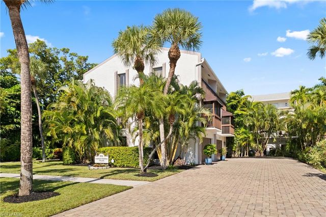 995 9th AVE S # 5, Naples, FL 34102