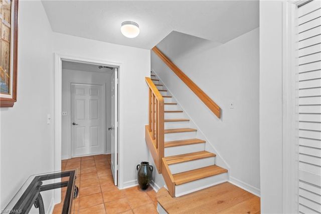 995 9th AVE S # 5, Naples, FL 34102