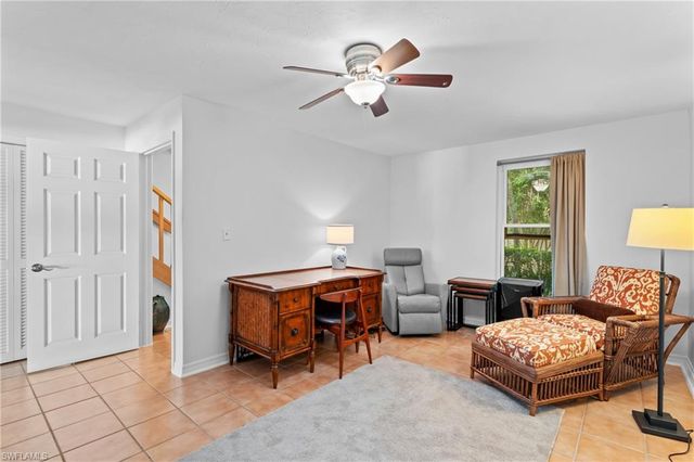 995 9th AVE S # 5, Naples, FL 34102