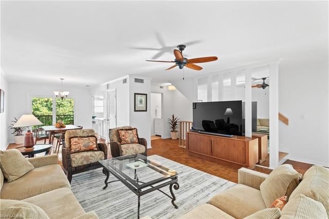 995 9th AVE S # 5, Naples, FL 34102