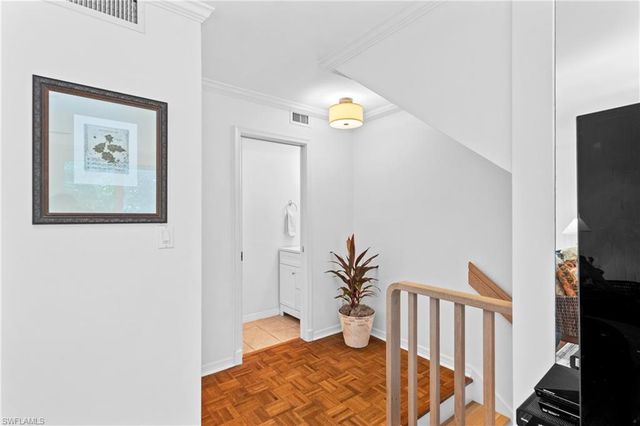 995 9th AVE S # 5, Naples, FL 34102